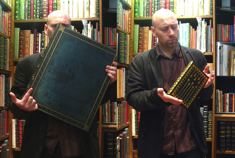 Comparison of folio to octavo book dimensions